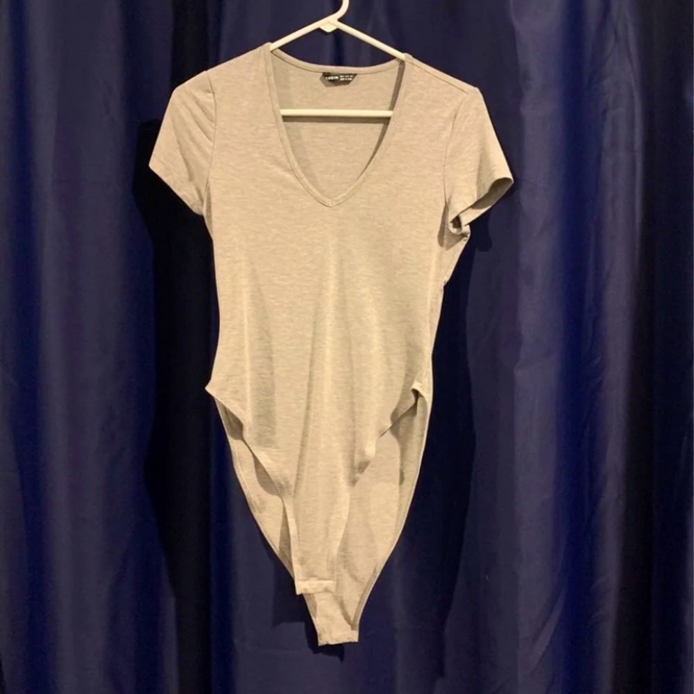 Gray short sleeve bodysuit